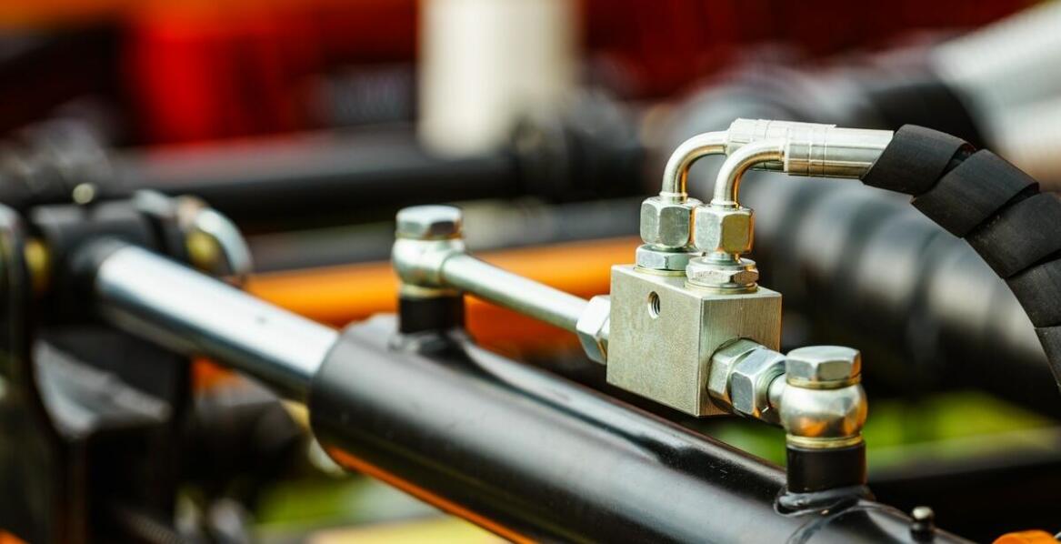 Rola elementów złącznych w systemach hydraulicznych - jakie mają znaczenie?