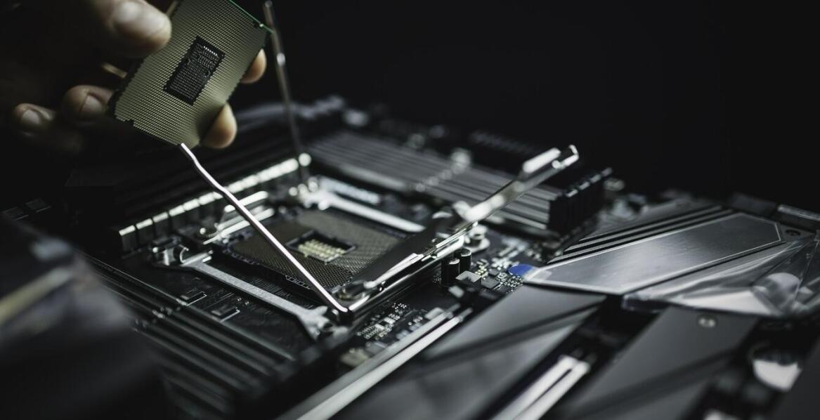 Jakie są dostępne opcje zakupu płyty głównej do modelu LG 42LB650V?