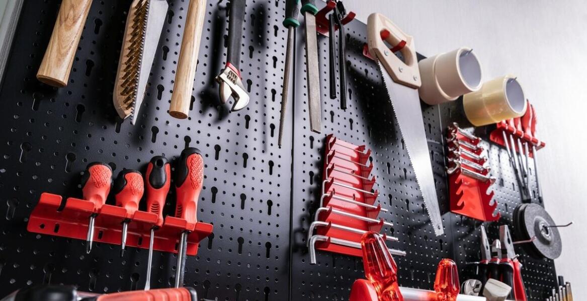 Wózki narzędziowe – kluczowe elementy organizacji przestrzeni warsztatowej