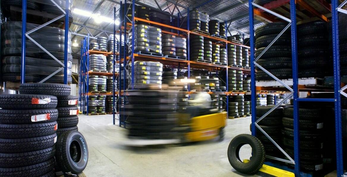 Jak śledzić przesyłki z oponami? Praktyczne porady dla klientów