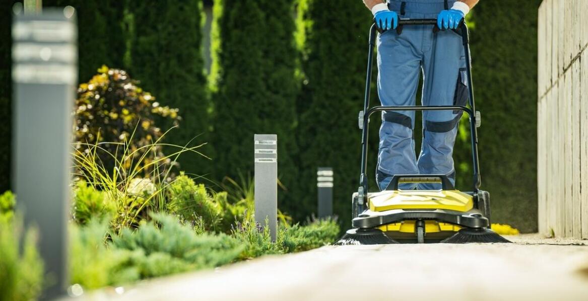 Jakie korzyści płyną z regularnego sprzątania terenów zewnętrznych w Sosnowcu?