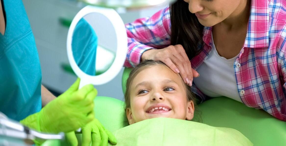 Stomatologia dziecięca: jak przygotować dziecko do pierwszej wizyty u dentysty?