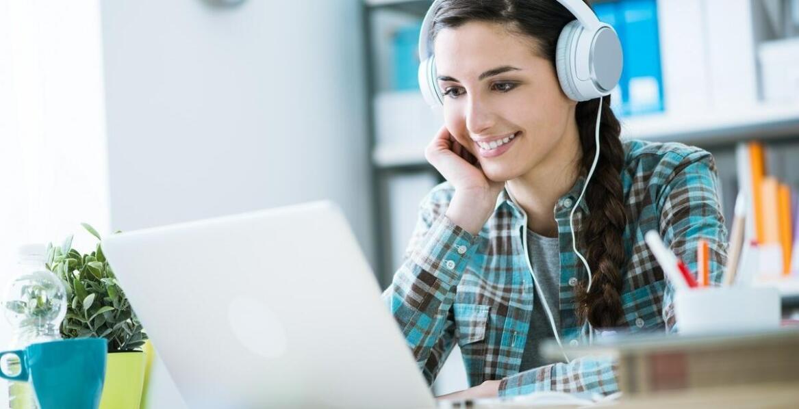 Jakie są różnice między tradycyjnymi a online kursami maturalnymi z chemii?