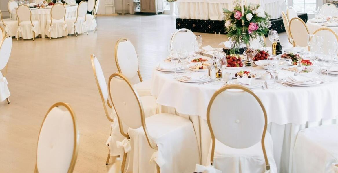 Które restauracje w Ostrowie Wielkopolskim oferują catering na imprezy?