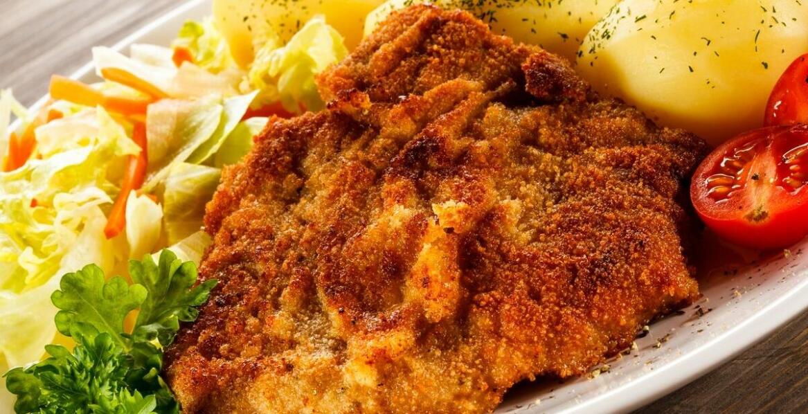 Jakie sałatki doskonale pasują do schabowego?