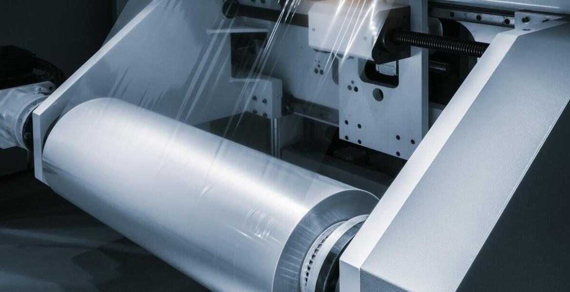 Zastosowanie folii termokurczliwej w przemyśle spożywczym – co warto wiedzieć?