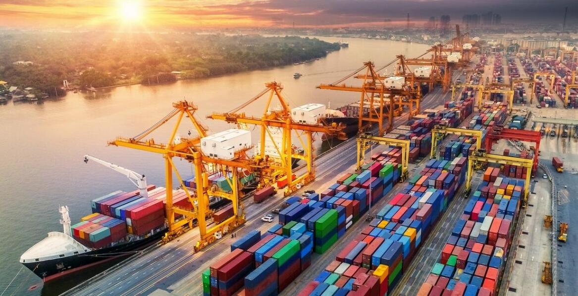 Transport morski a efektywność kosztowa – co warto wiedzieć?