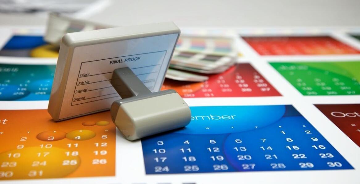 Pieczątki duże księgowe – kiedy warto je zastosować w praktyce?