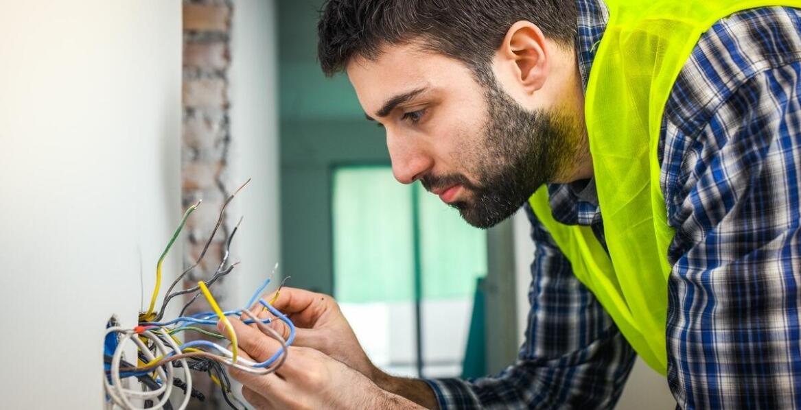 Montaż telewizji a modernizacja istniejących instalacji – co warto wiedzieć?