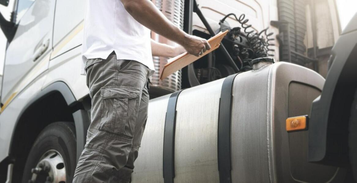 W jaki sposób ważenie samochodów ciężarowych wpływa na efektywność logistyki?