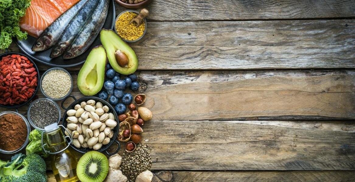 Jak naturalne przysmaki mogą wspierać zdrowie Twojego psa?