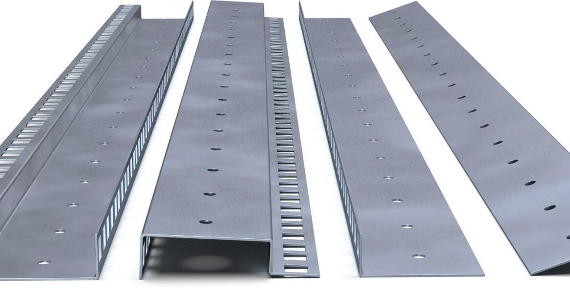 Wpływ materiałów na trwałość korytek kablowych – stal kwasoodporna vs cynkowana