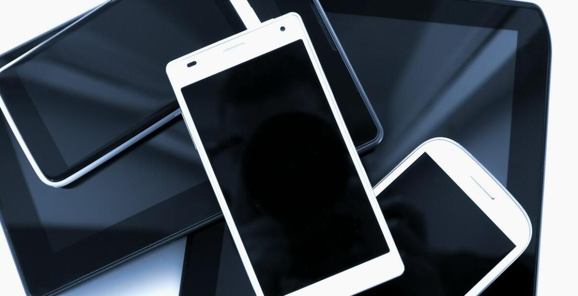 Jakie są różnice między różnymi modelami alkomatów z technologią utleniania elektrochemicznego?