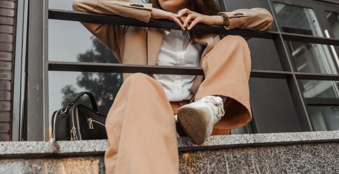 Dlaczego krótka zamszowa ramoneska to świetny wybór na jesień?