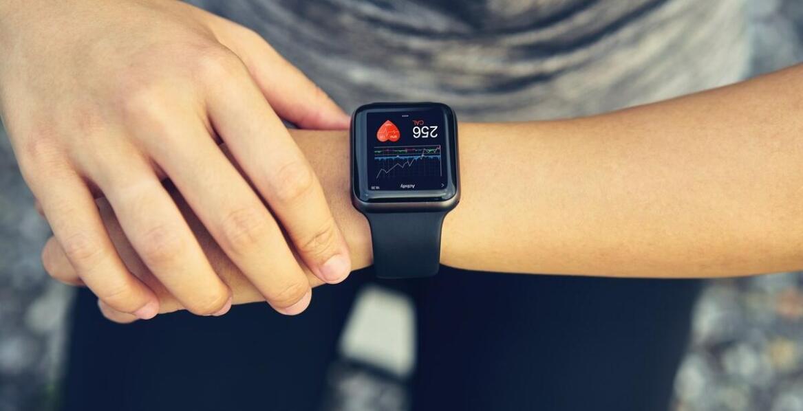 Jakie cechy powinna mieć idealna ładowarka do zegarka smartwatch?