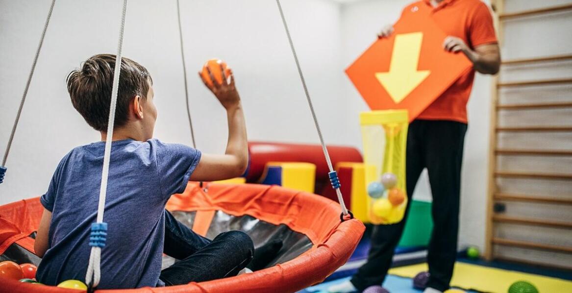 Jak tor kulkowy wspiera rozwój motoryki u najmłodszych?