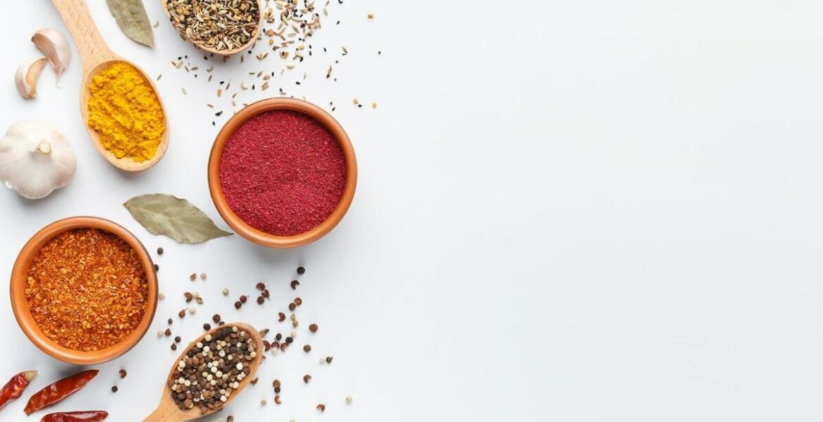 Jakie przyprawy bez chemii najlepiej komponują się z daniami wegetariańskimi?