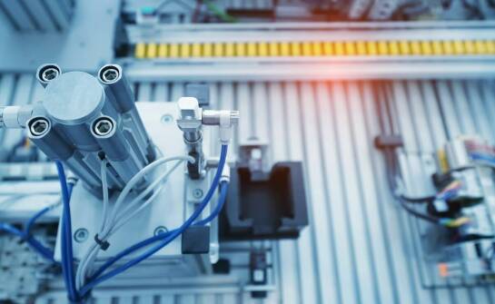 Manometry tablicowe w lotnictwie – ich rola i znaczenie dla bezpieczeństwa