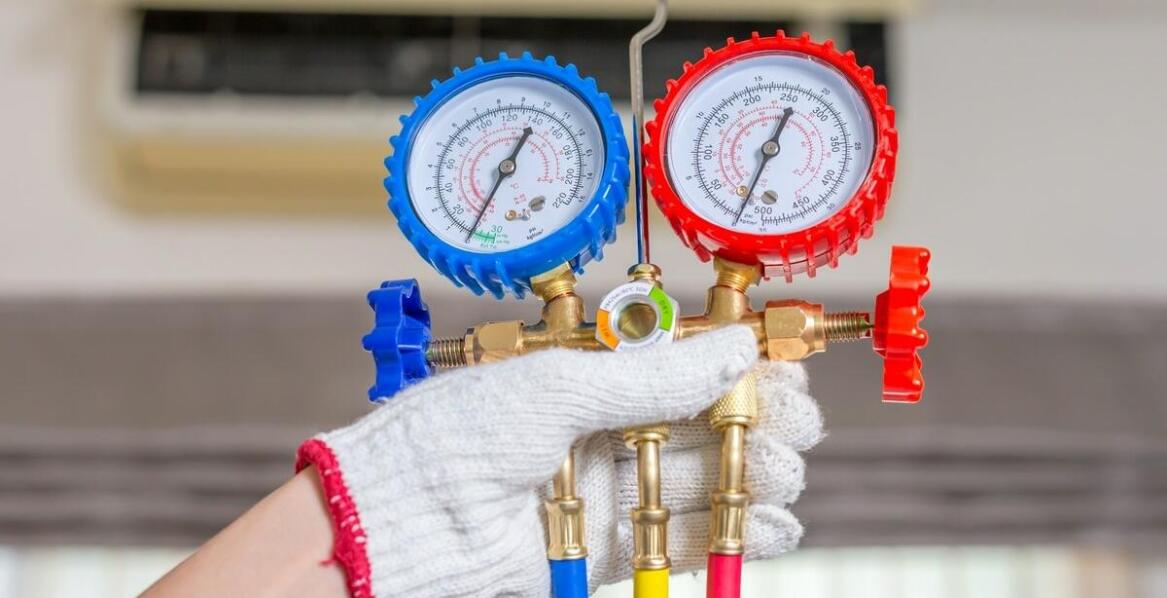 Jakie narzędzia chłodnicze ułatwiają montaż i serwisowanie systemów klimatyzacyjnych?