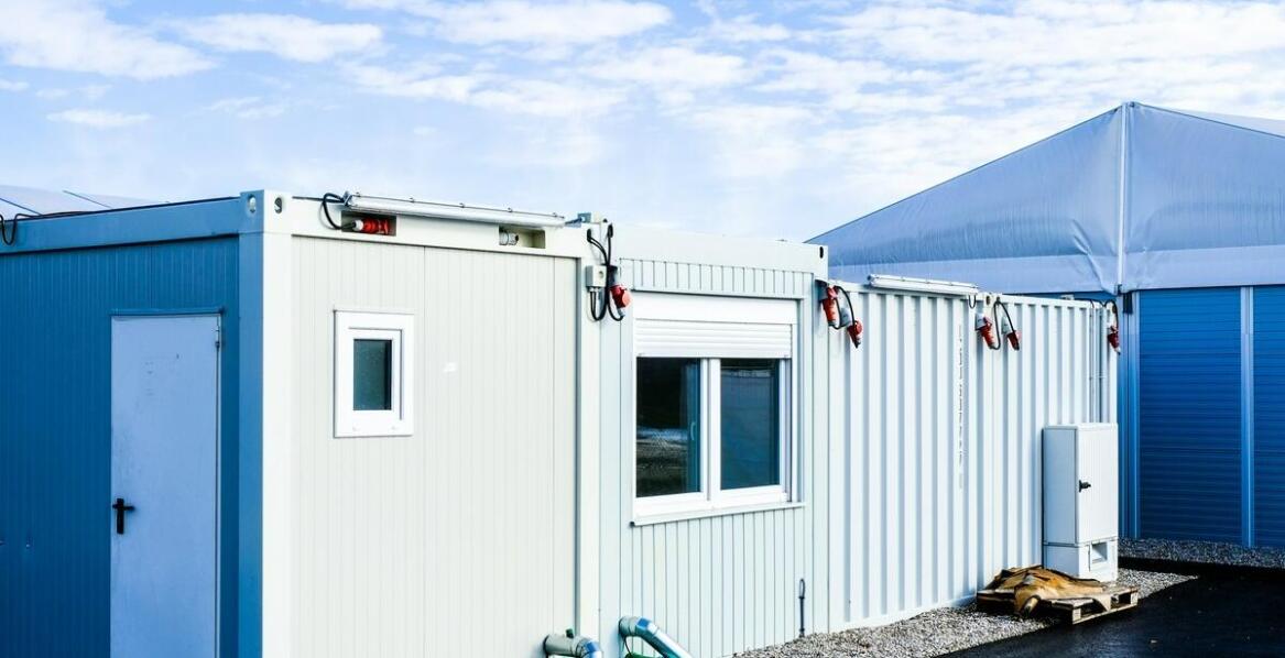 W jaki sposób kontenery biurowe mogą wspierać rozwój małych przedsiębiorstw?