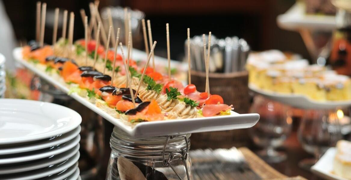 Ekologiczne aspekty użycia patyczków do przekąsek w branży gastronomicznej