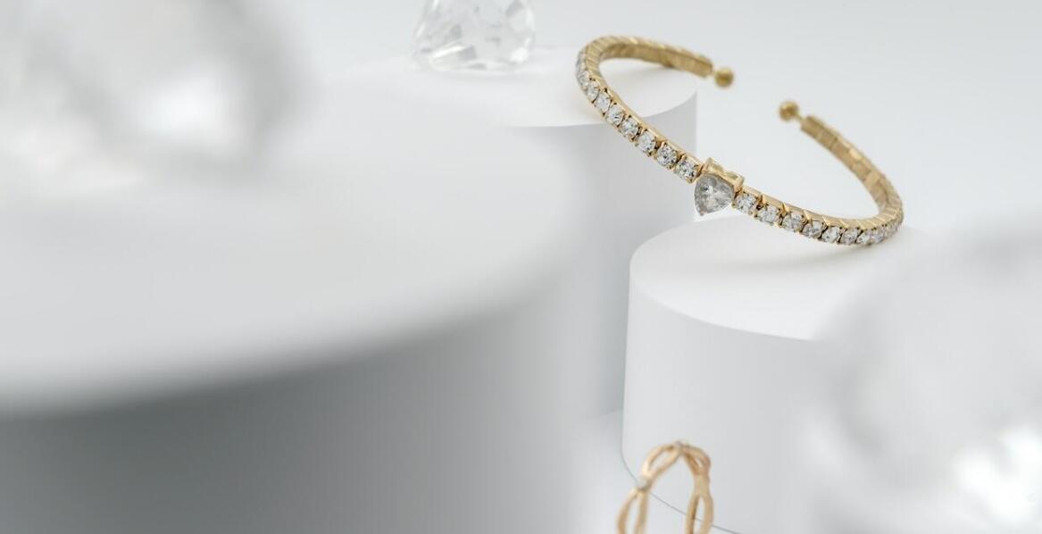 Bransoletki z bursztynu – symbol natury i elegancji