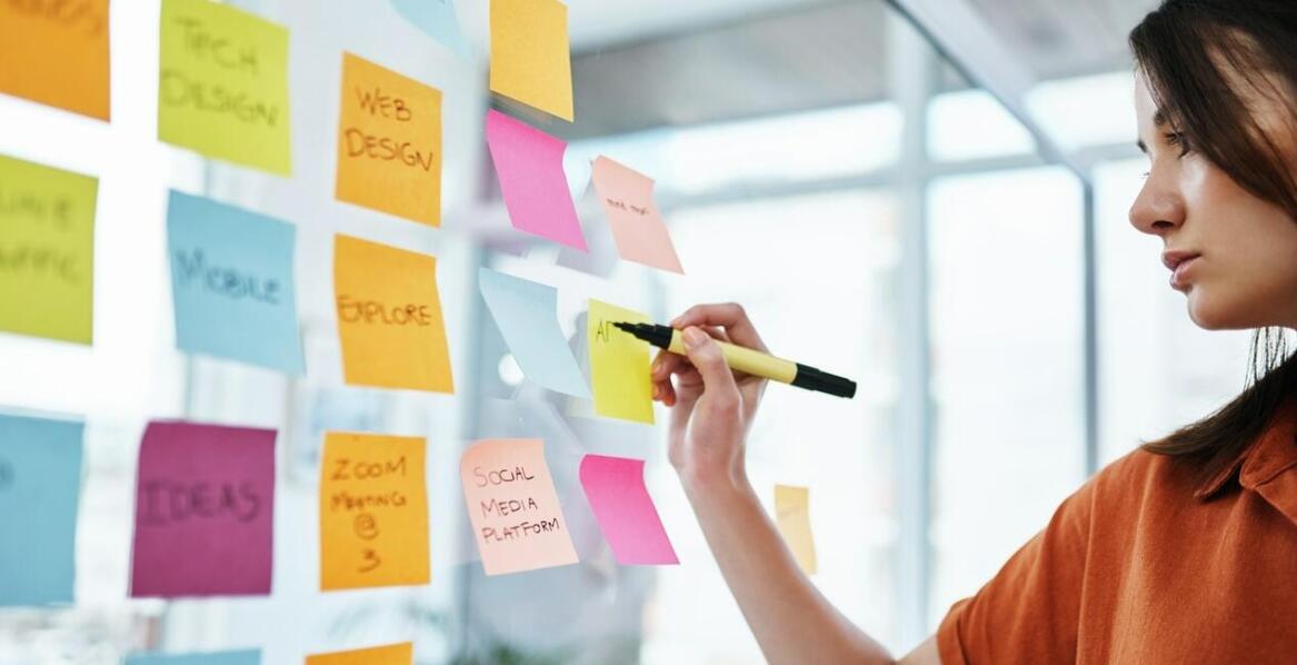 Jak wybrać idealny kalendarz albi dla swojej branży?