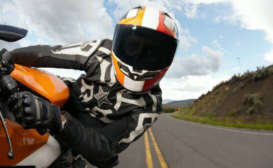 Bezpieczeństwo i komfort – jak buty modeka spełniają te wymagania?