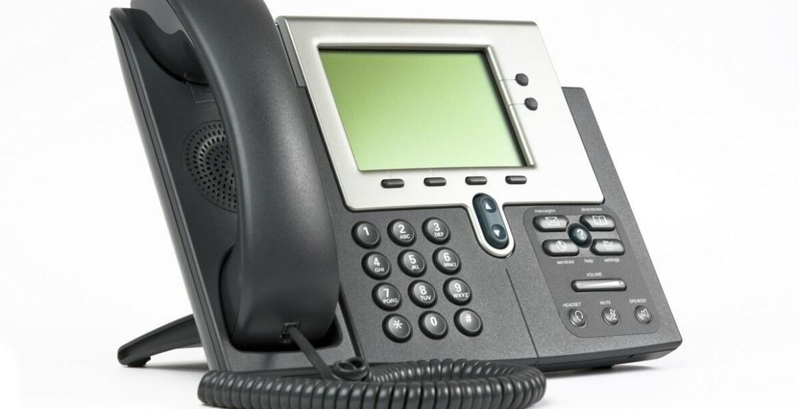 Jakie wyzwania niesie ze sobą implementacja różnych protokołów sygnalizujących w firmach?