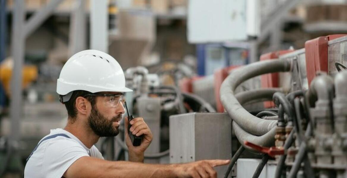 Dlaczego regularne przeglądy techniczne są ważne dla sprawności kopiarki?