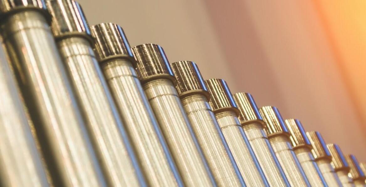 Jak dobór odpowiedniego docisku do frezarki może zwiększyć wydajność pracy?