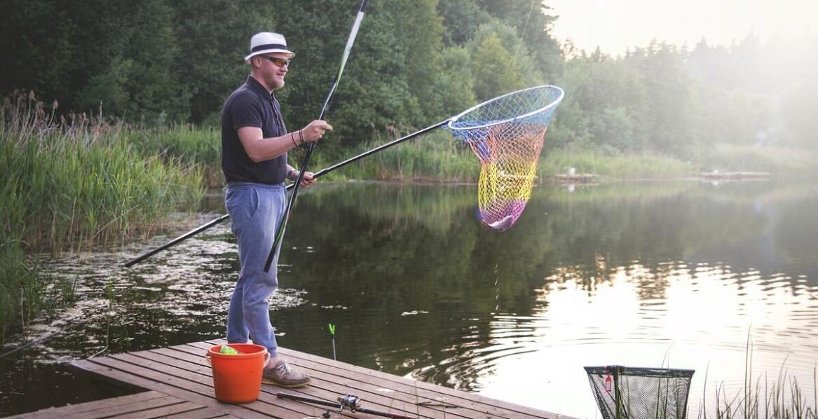 Rybaczówka łąka – przewodnik po najlepszych technikach wędkarskich