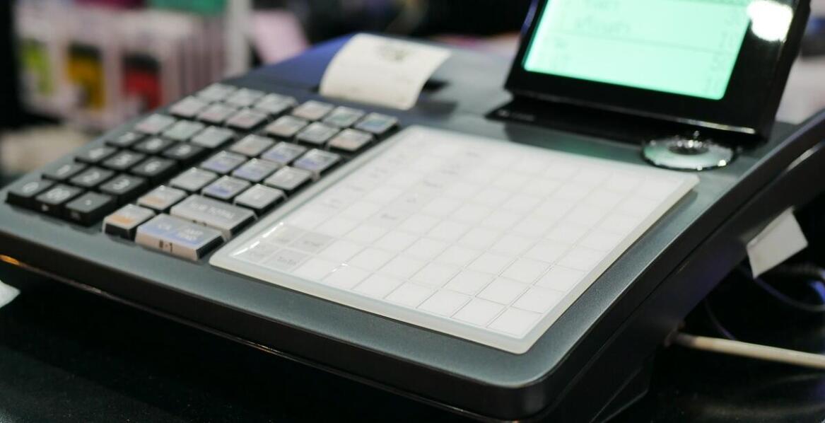 Jak wybrać odpowiednie kasy fiskalne do firmy?