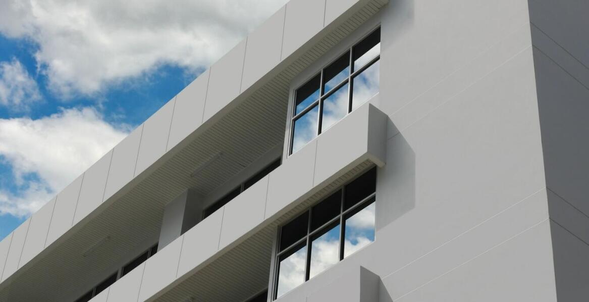 Dlaczego listwy elewacyjne zewnętrzne to doskonałe rozwiązanie dla domów jednorodzinnych?