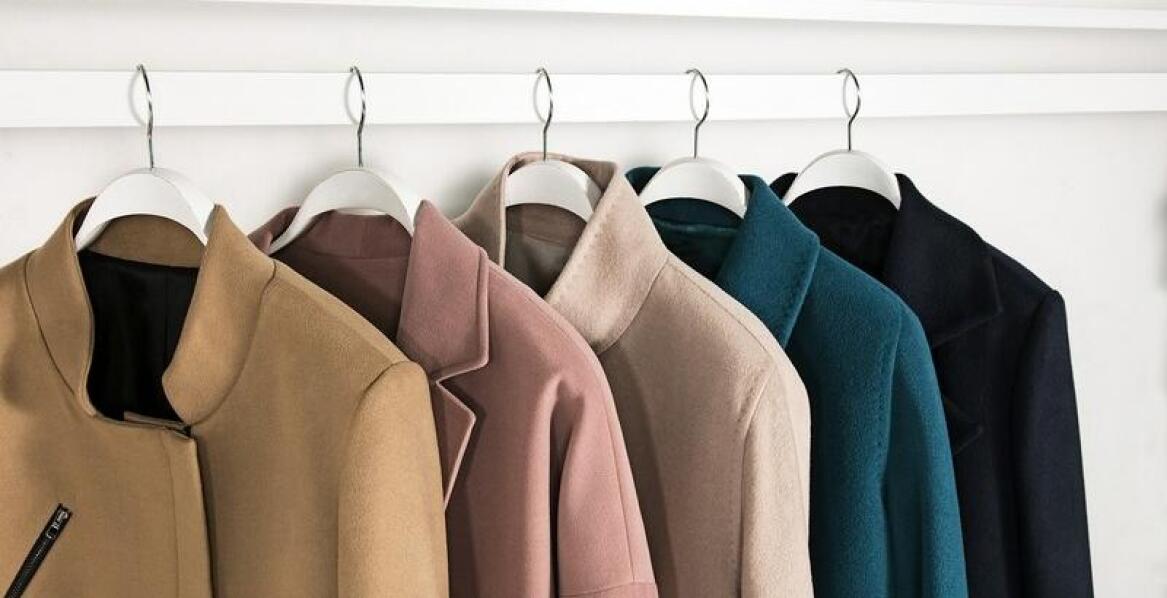 Dlaczego narzutka damska elegancka do sukienki to must-have w Twojej szafie?