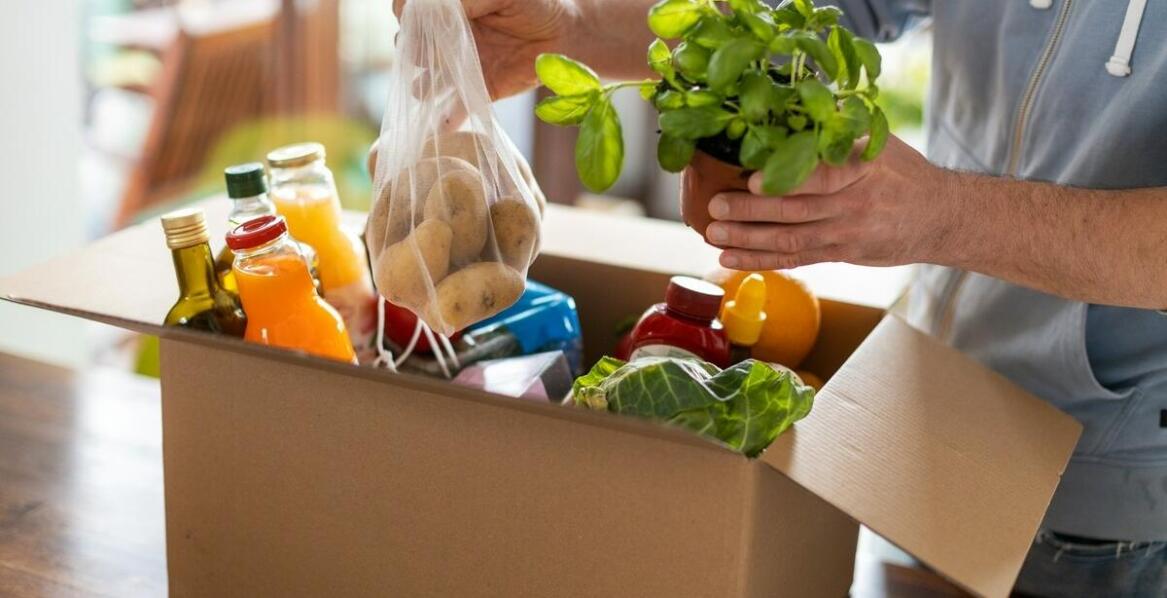 Jakie są zalety współpracy z producentem worków bag in box dla sektora gastronomicznego?