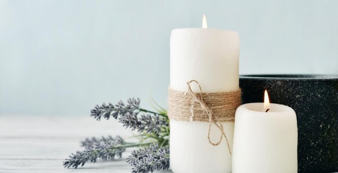 Jak świeczki z logo mogą wspierać Twoją strategię marketingową?