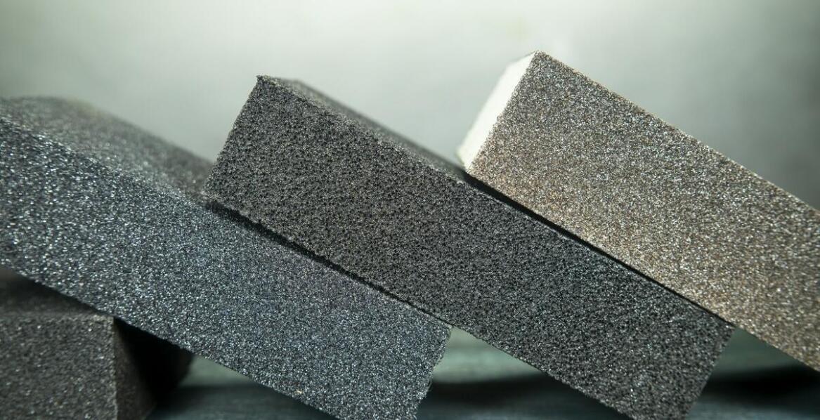 Jakie materiały są najczęściej wykorzystywane przez producentów wyrobów gumowych?