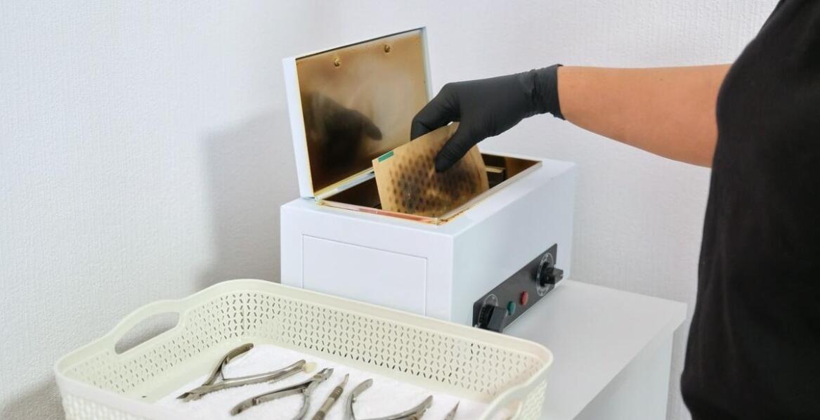 Autoklaw kosmetyczny – klucz do bezpieczeństwa w salonie