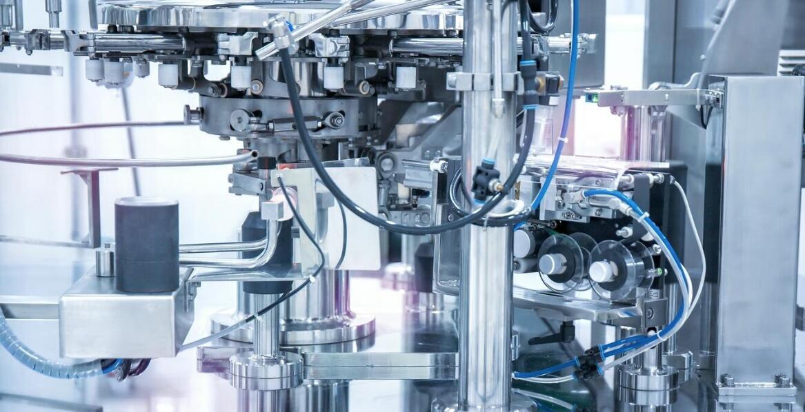 Przyszłość maszyn pakujących: jak rozwija się technologia AWM?