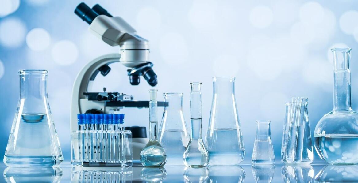 W jaki sposób badania laboratoryjne mogą pomóc w poszukiwaniu surowców mineralnych?