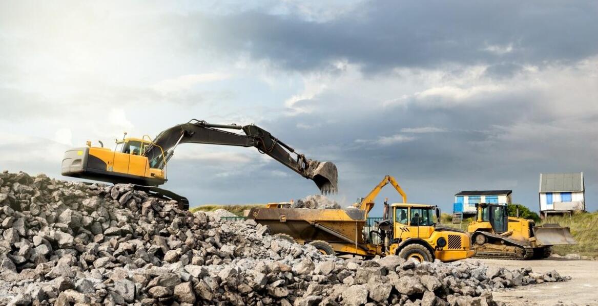 Jakie są najczęstsze błędy przy wynajmie sprzętu budowlanego i jak ich uniknąć?