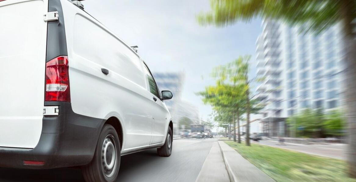Kompaktowe wymiary Piaggio – dlaczego są kluczowe w miejskim transporcie?
