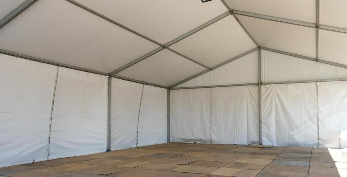 Jakie są możliwości zastosowania namiotu przemysłowego całorocznego w różnych branżach?