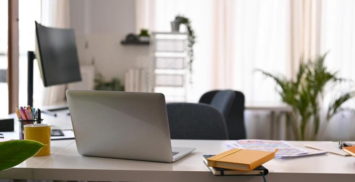 W jaki sposób asysta sekretarska może zwiększyć efektywność pracy zdalnej?