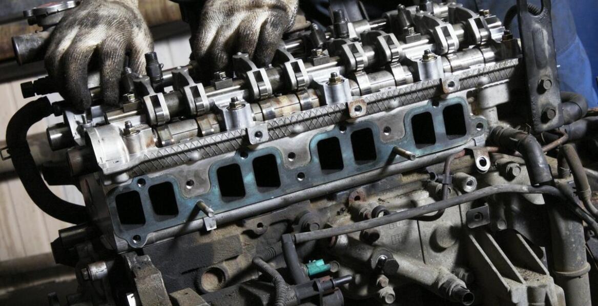 Jak płyta uszczelkarska wpływa na żywotność jednostki napędowej?