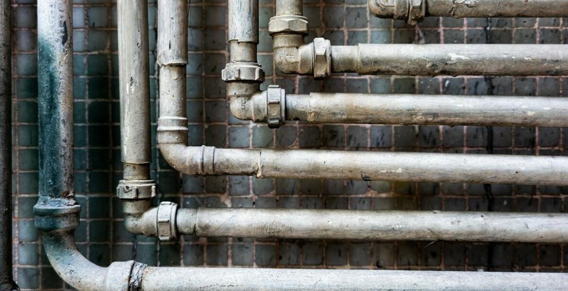 Rury kanalizacyjne a efektywność systemów wodociągowych – co musisz wiedzieć?