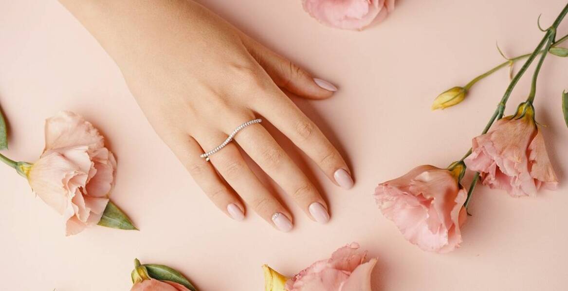 Jakie są korzyści z korzystania z wirtualnego salonu jubilerskiego?