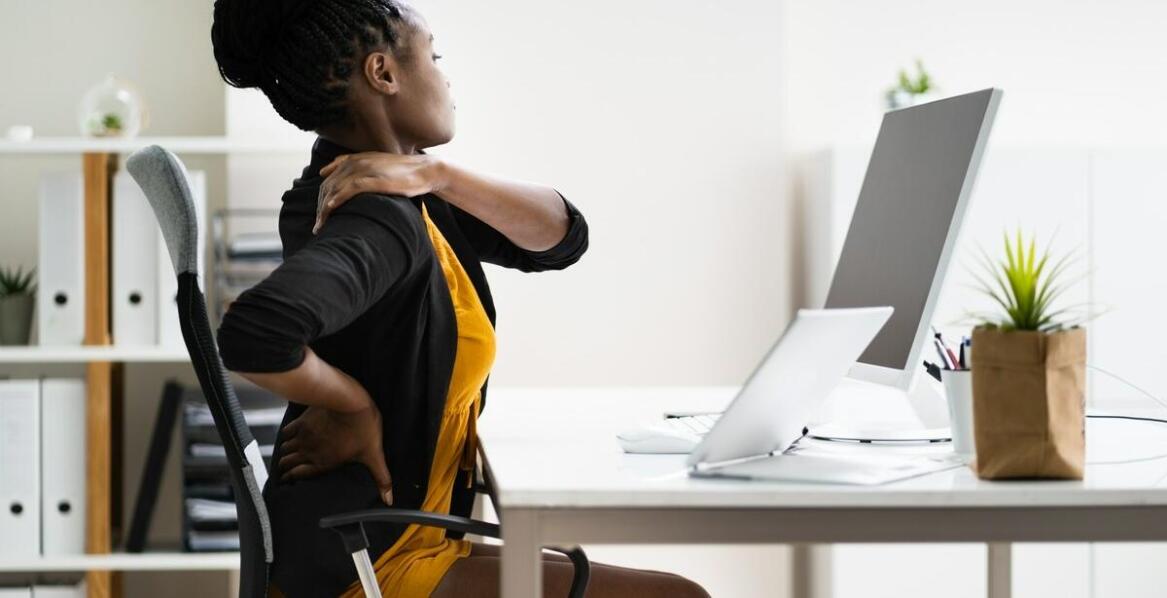Fotele tapicerowane a ergonomia – co warto wiedzieć?