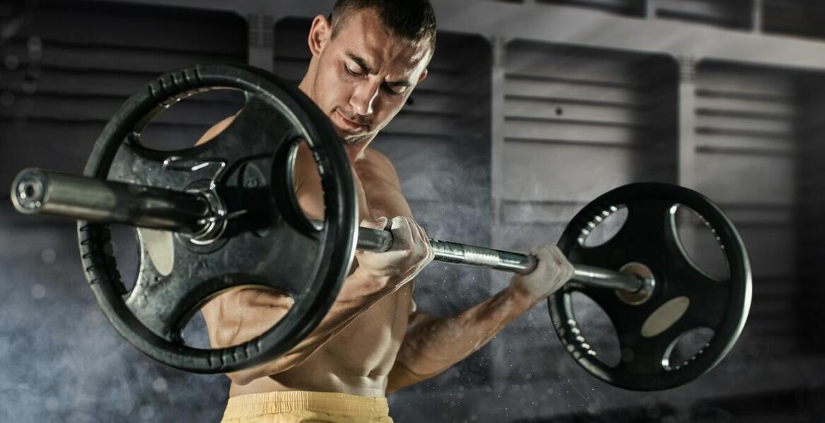 Gryf prosty 180 a rozwój siły – sprawdzone metody treningowe